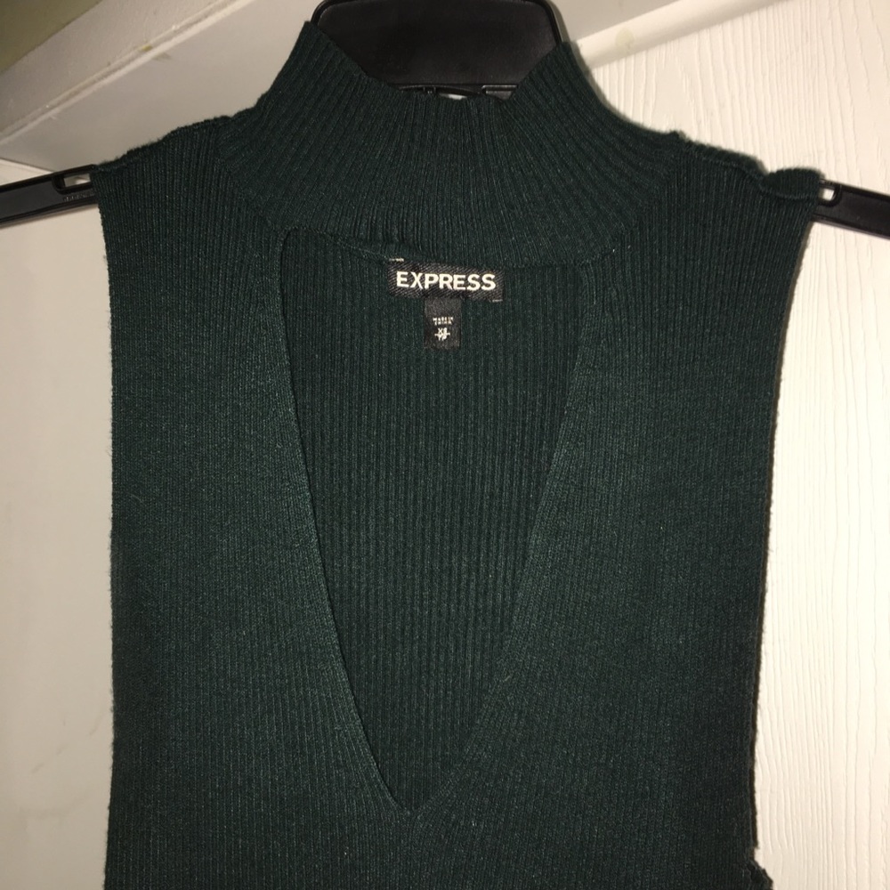 Express Emerald Cut Out Top